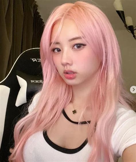Nsfw 😳. . Vyvan le onlyfans leaked